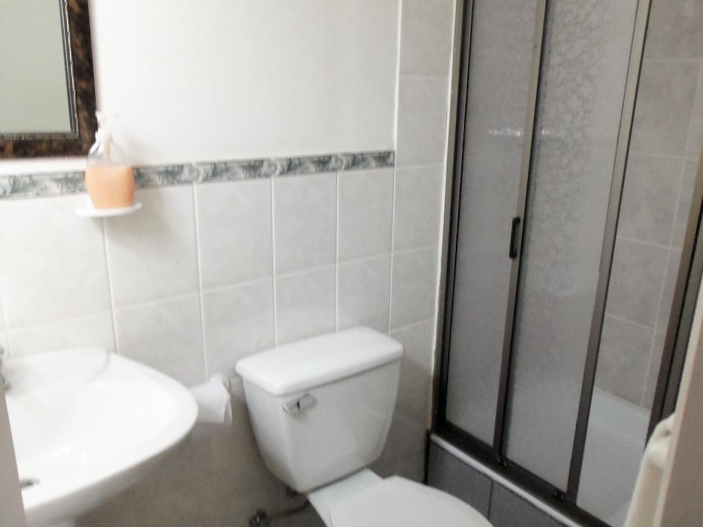 Hostal Joshiken Punta Arenas Esterno foto